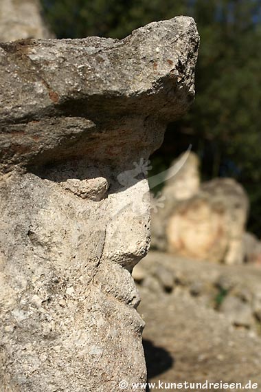 Testa scolpita nella pietra, Sciacca - Sicilia