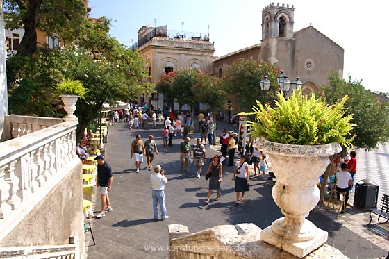 Corso Umberto in Taormina auf Sizilien