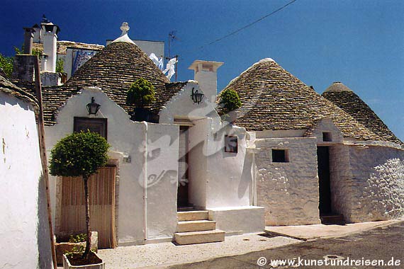 Trulli, Alberobello - Puglia (1)