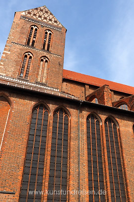 Architektur der Gotik - Wismar, Kirche St. Nicolai, Südansicht