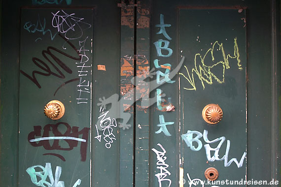 Rom, Graffiti auf Tür