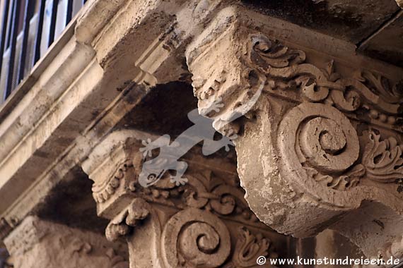 Siracusa - Balcone nello stile barocco