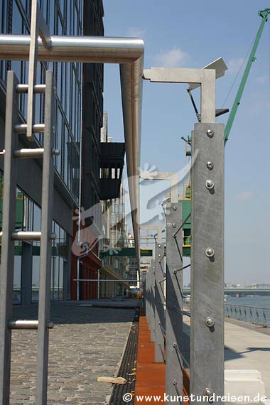Geländer im Rheinauhafen