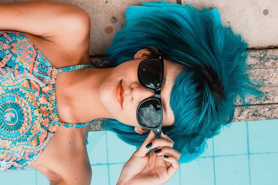 Frau mit Sonnenbrille