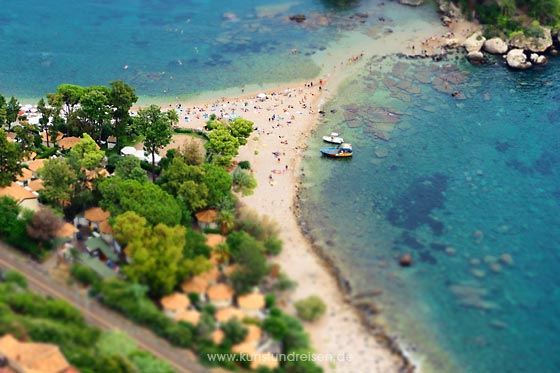 Strand vor der Isola Bella bei Taormina, Sizilien