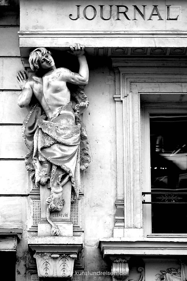Journal Rue Montmartre 2. Arrondissement Paris