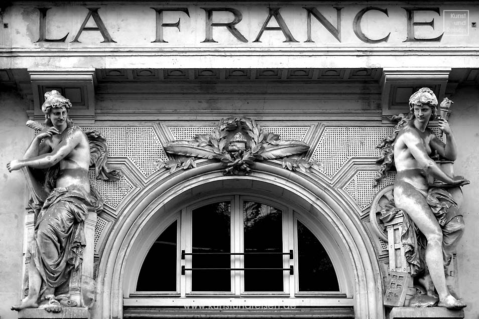 Zeitung La France Rue Montmartre 2. Arrondissement Paris