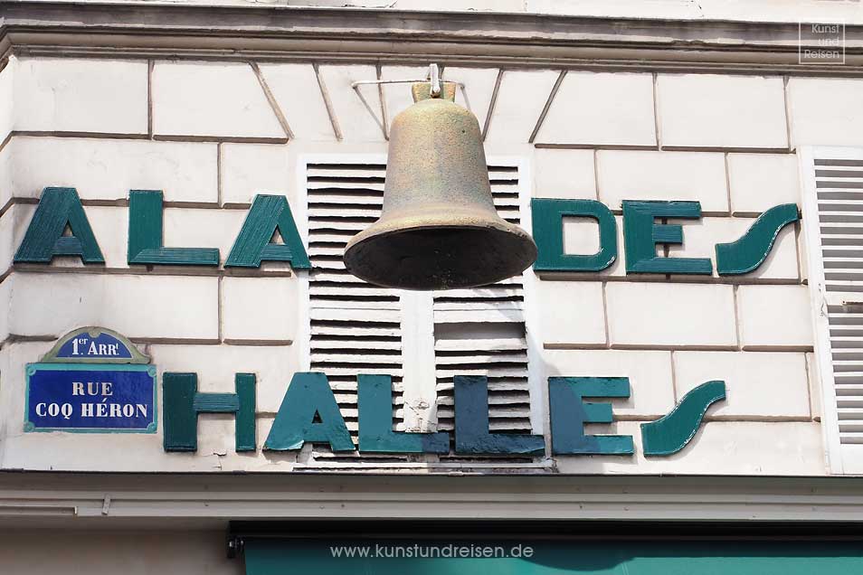 Außenwerbung mit Glocke Halles Restaurant 1er Arrondissement in Paris