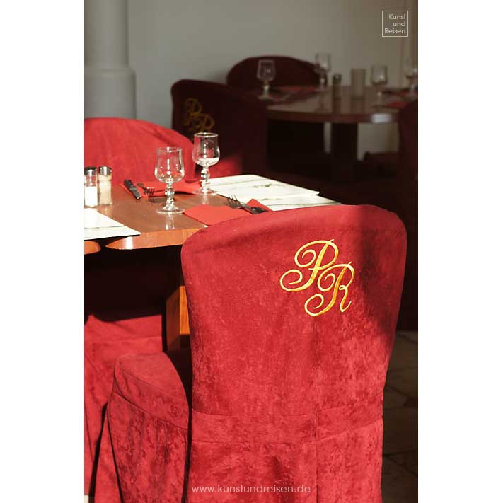 Restaurant Le Grande Véfour gedeckter Tisch roten samtbezogenen Stühlen Palais Royal 1. Arrondissement Paris