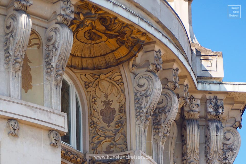 F&eacute;lix Potin Konsolen Voluten Rue R&eacute;aumur Paris