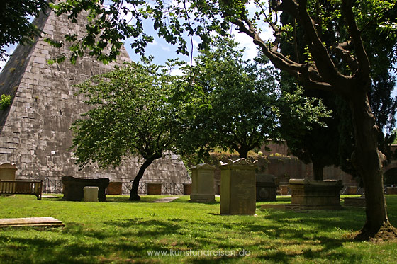 Cestius Pyramide Friedhof Rom