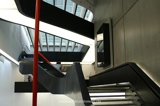 Treppe modernes Museum MAXXI Rom