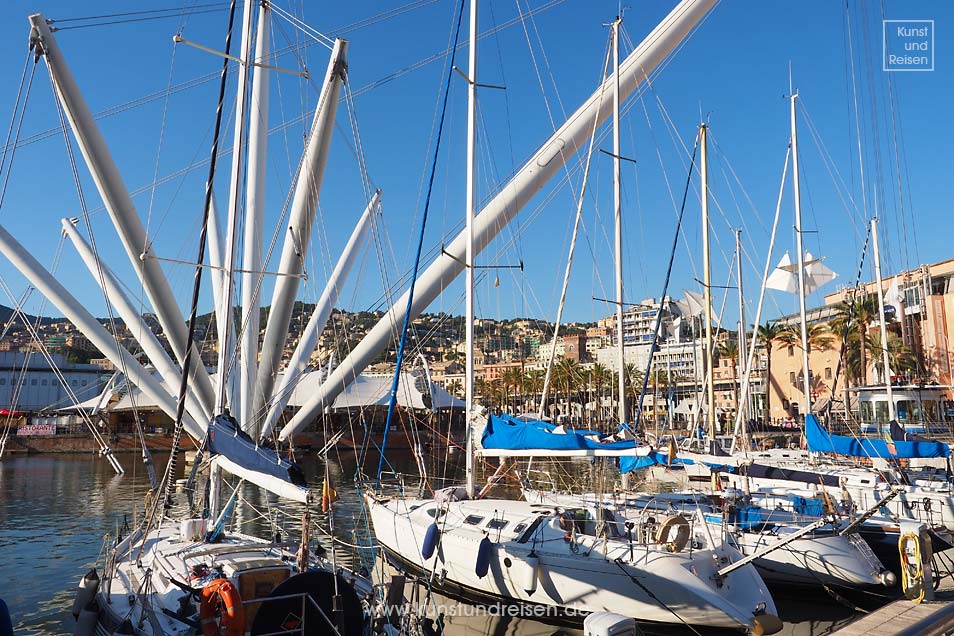 alter Hafen Schiffe Schiffsladebaum Genua