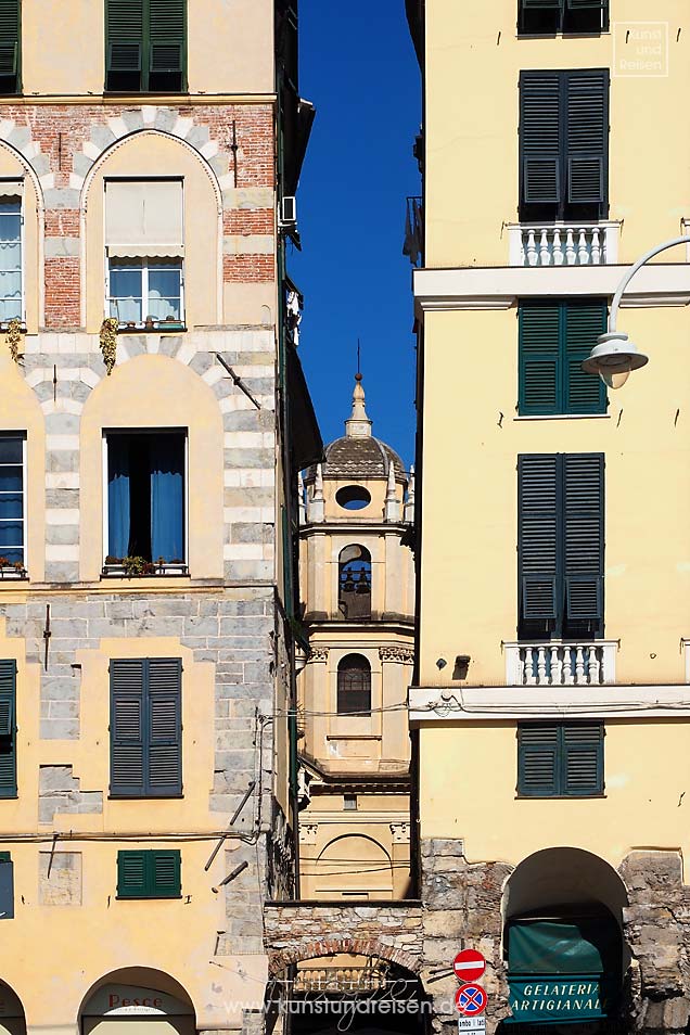 Chiesa di San Pietro in Banchi Piazza De Marini Genua
