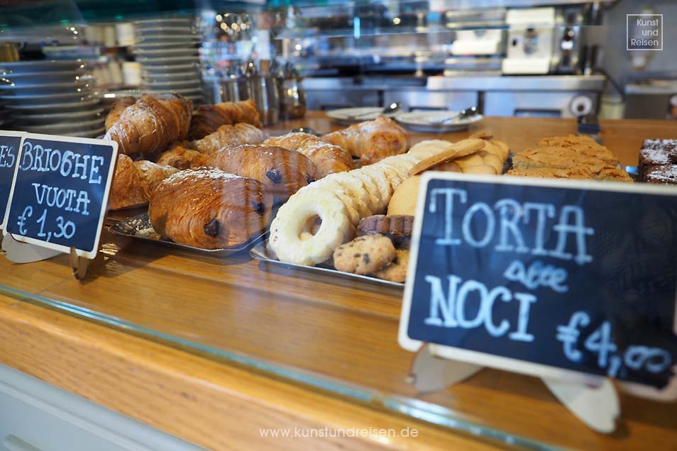 Cornetti brioche Mercato Orientale Genua