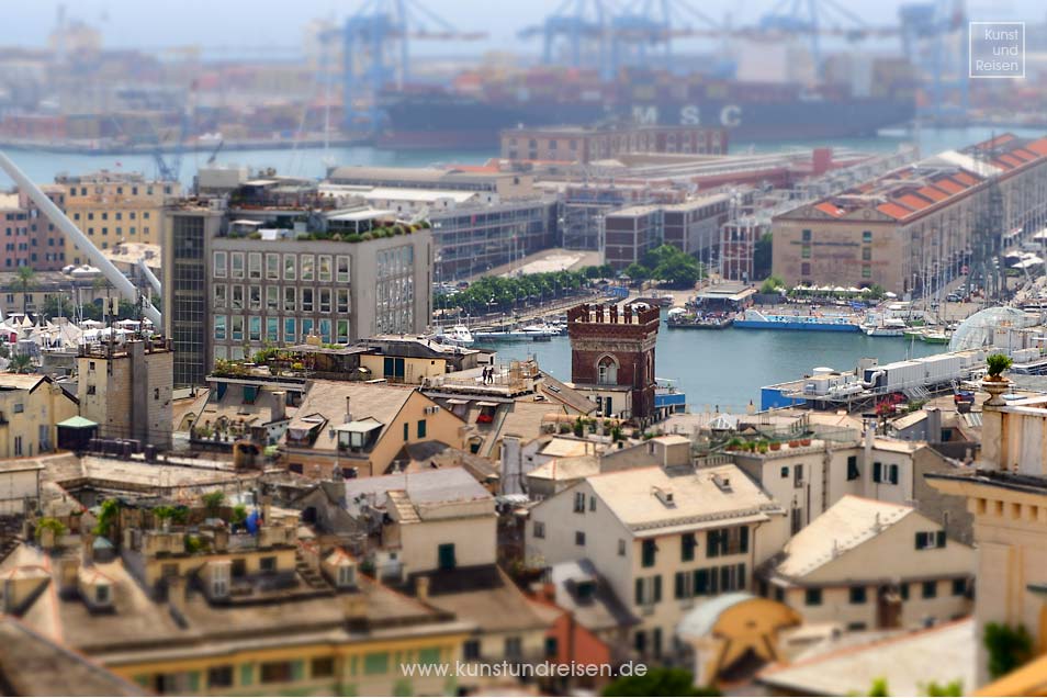 Belvedere Castelletto Blick auf den Hafen Genua
