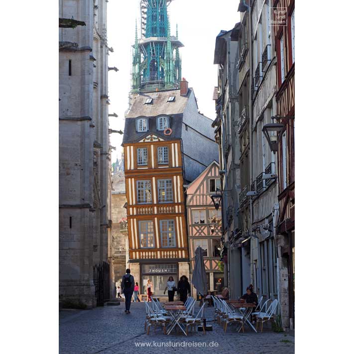 Schiefes Fachwerkhaus Place Barthélémy Rouen