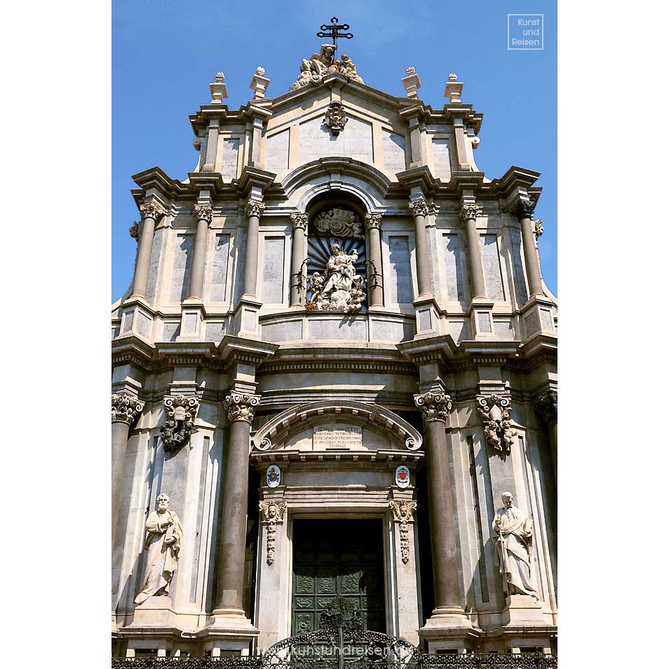 Fasade im Barockstil Dom Catania