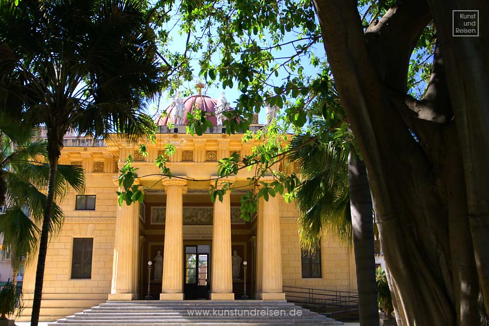 Hauptgebäude im neoklassizistischen Baustil, Botanischer Garten, Palermo